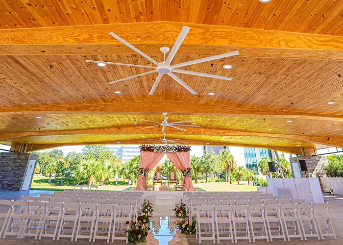 Doubletree By Hilton At The Entrance To Universal Orlando